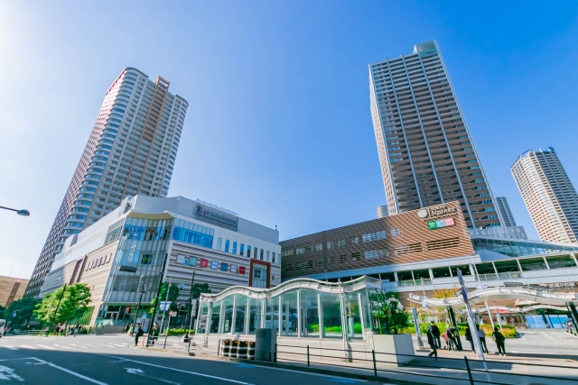 駅直結の大型商業施設の様子