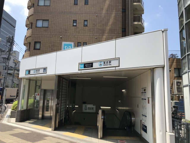 落合駅外観