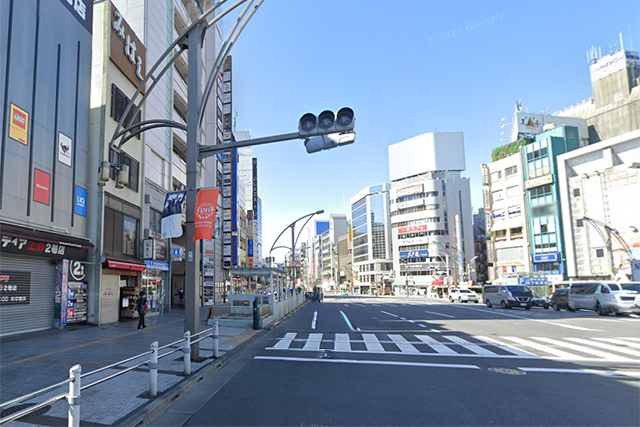 京成上野駅南側の風景