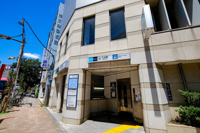 入谷駅外観