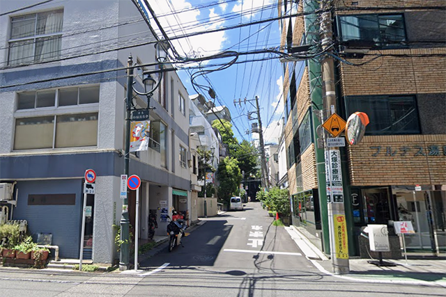 湯島駅西側エリアの風景