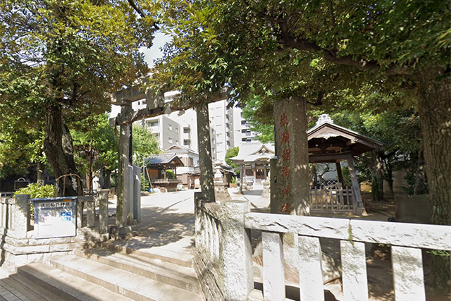綾瀬稲荷神社入口