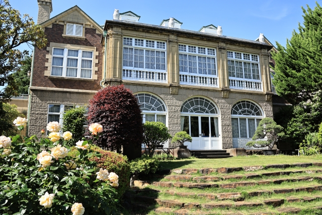 鳩山会館外観