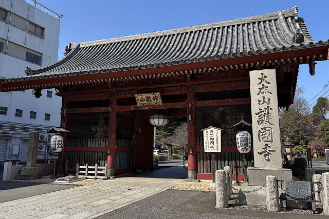 護国寺入口外観