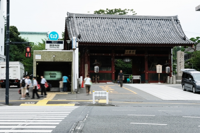護国寺駅外観