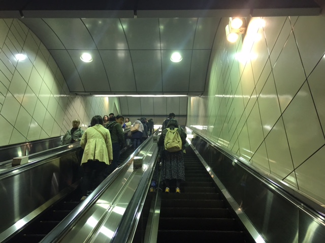 東京メトロ半蔵門線　錦糸町駅　ホームエスカレーター