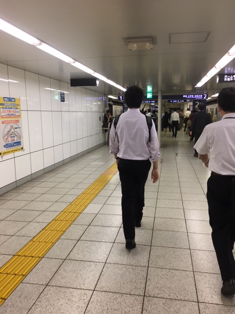 このまま丸ノ内線のホームへ。