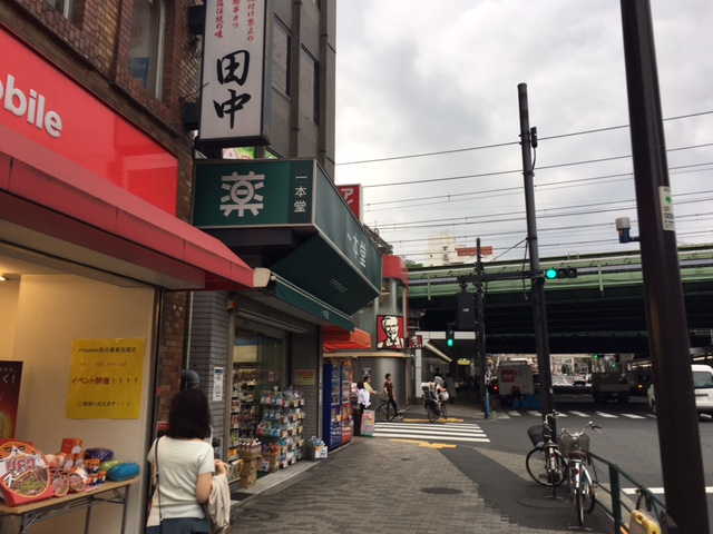 ＪＲ山手線西日暮里駅前風景
