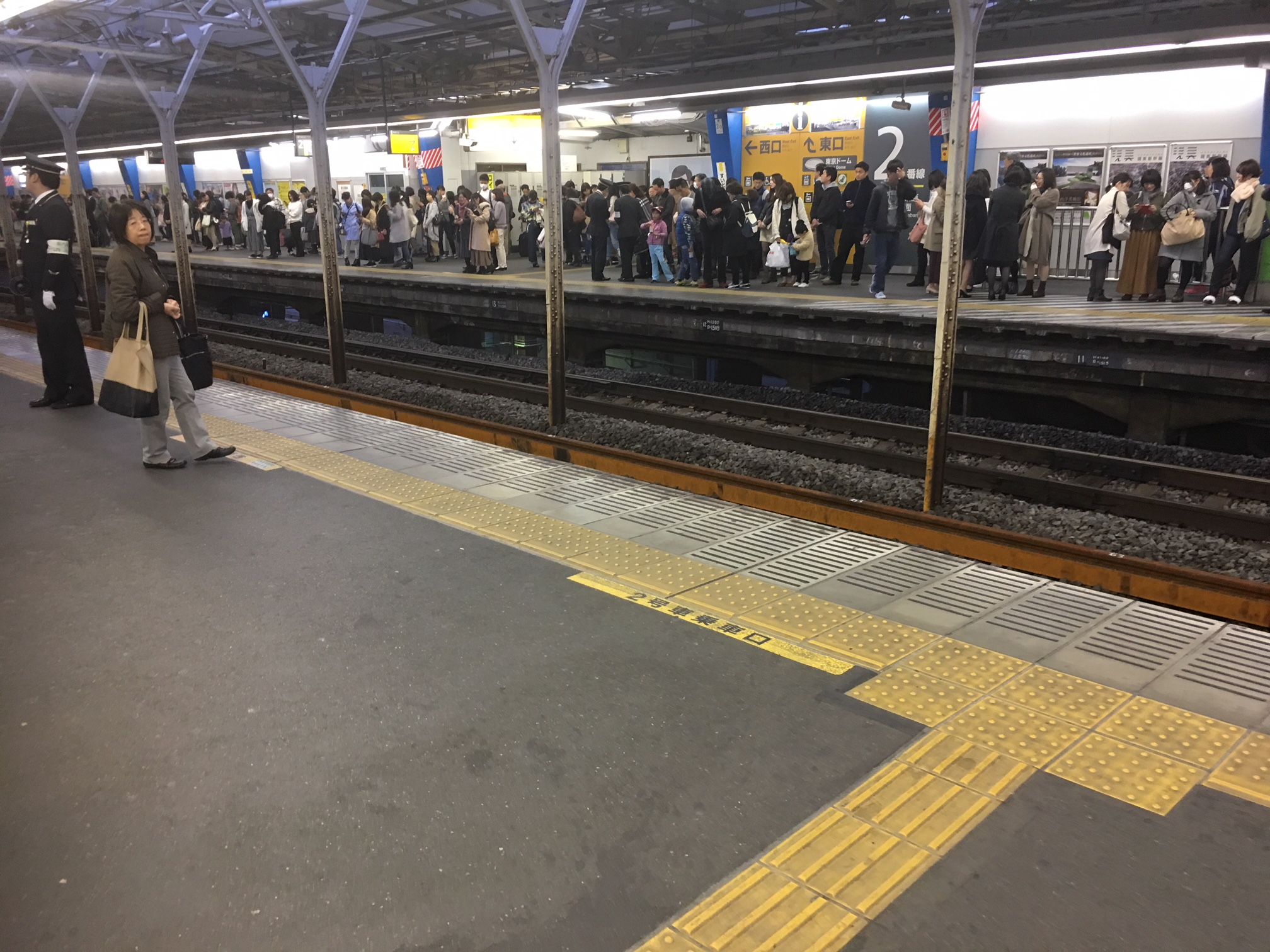 JR中央総武線「水道橋駅」ホーム