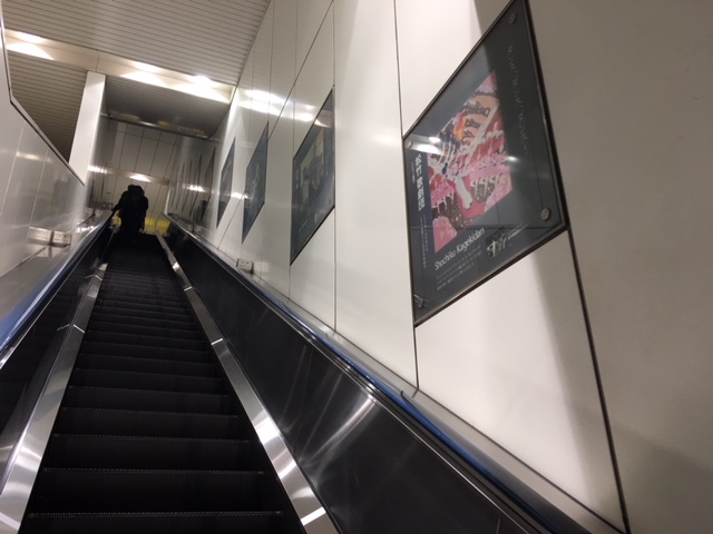 つくばエクスプレス線（TX）浅草駅　エスカレーター