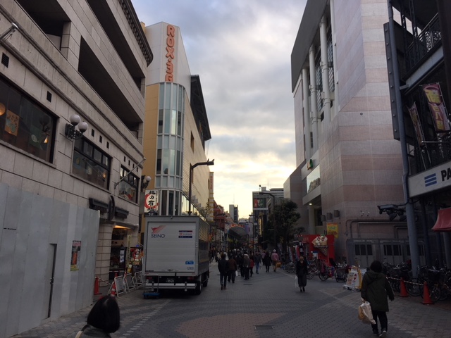 浅草駅の街並み