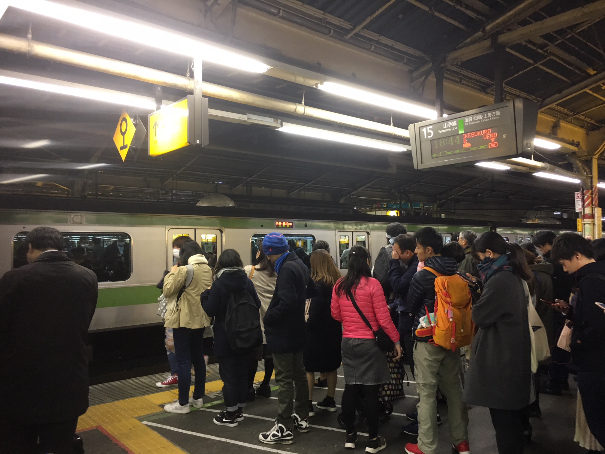 山手線「新宿駅」ホーム