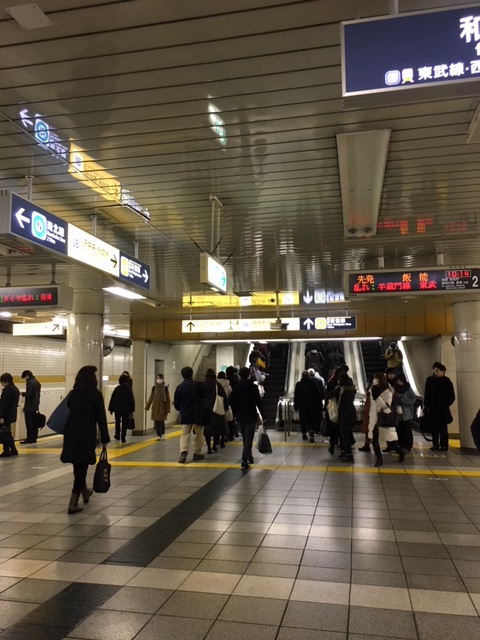 有楽町線　乗り換え　エスカレーター